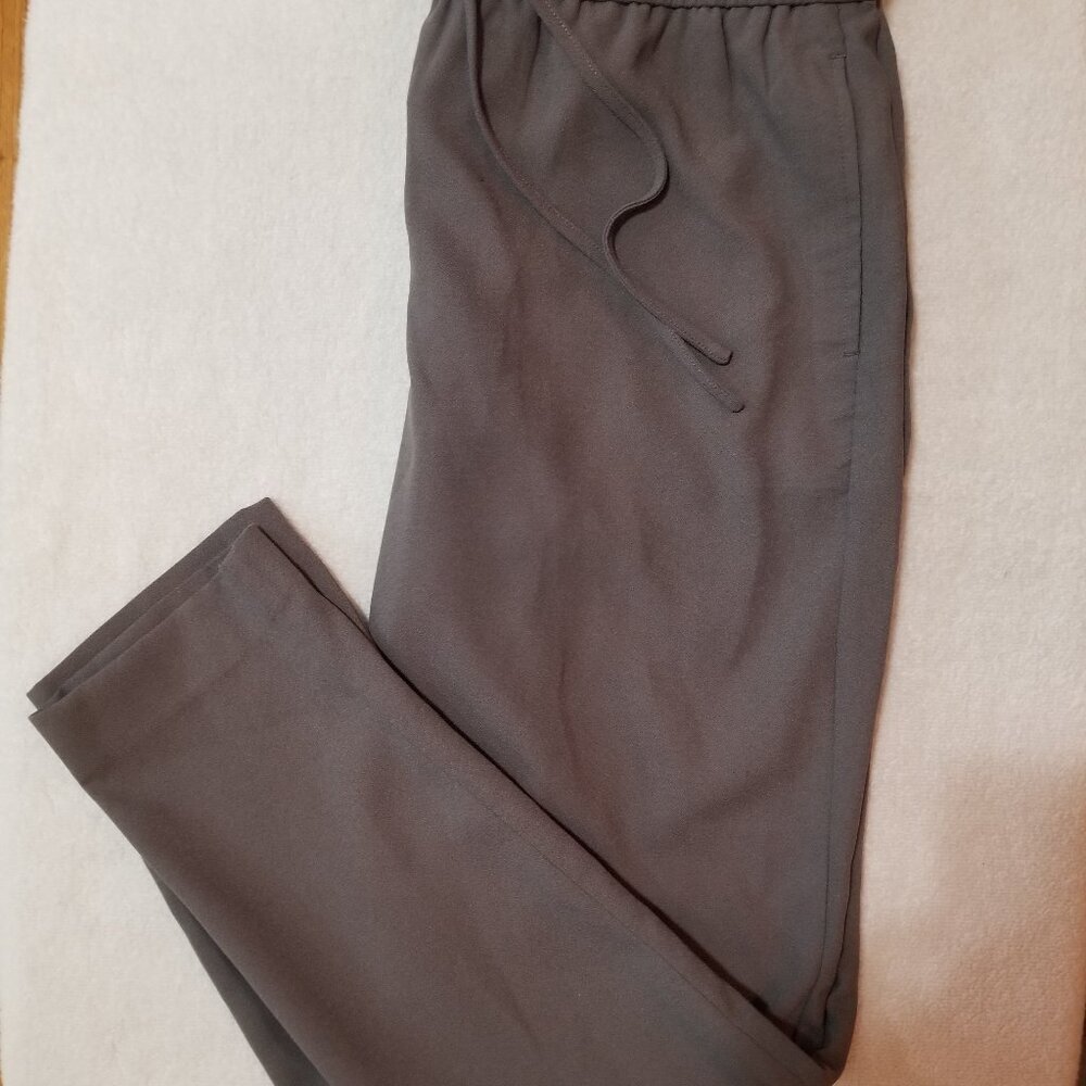 RW&CO Mid-Rise Dressy Joggers Gray/Taupe Size Medium